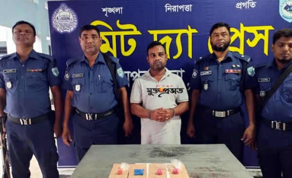 হিলিতে ইয়াবাসহ মাদক কারবারি আটক