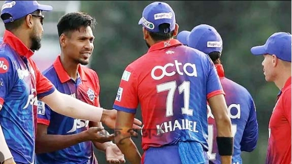 সকালে ঢাকা ছাড়লেন মোস্তাফিজ; থাকতে পারেন দিল্লীর সেরা একাদশে