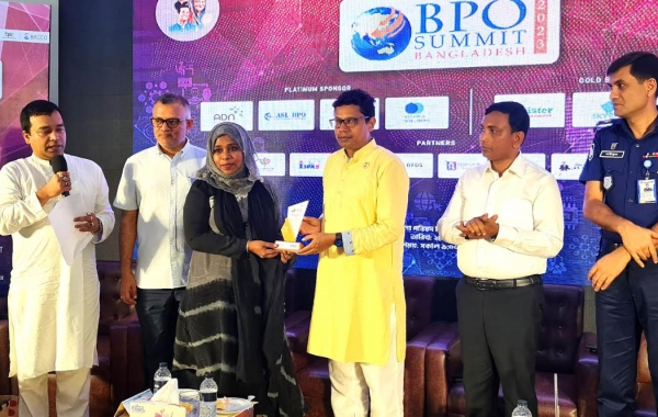 জুনাইদ আহমেদ পলক 