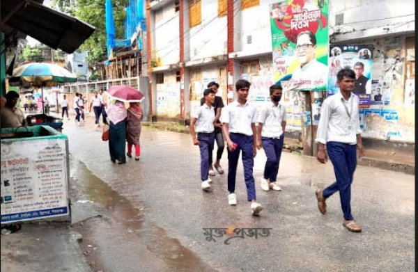 প্রচন্ড তাপদাহের পর উল্লাপাড়ায় স্বস্তির বৃষ্টি