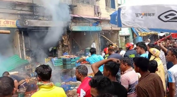 পুরান ঢাকায়  গ্যাস লাইন  বিস্ফোরণ, জবি ছাত্র সহ দগ্ধ আট