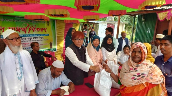 বড়াইগ্রামে ৪ শতাধিক পরিবারের মাঝে ঈদ সামগ্রী বিতরণ