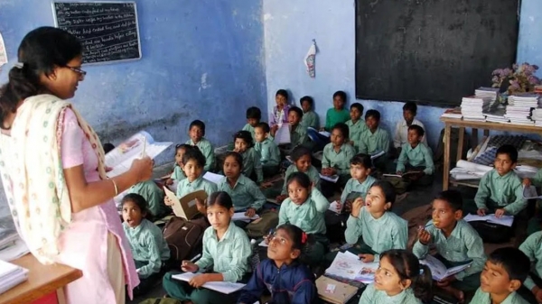 বাংলাদেশের শিক্ষকদের বেতন যতেষ্ট নয়