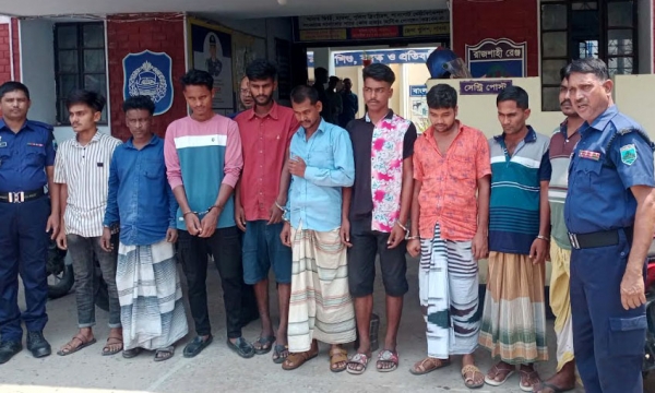 সাঁথিয়ায় সাত জুয়ারি গ্রেপ্তার