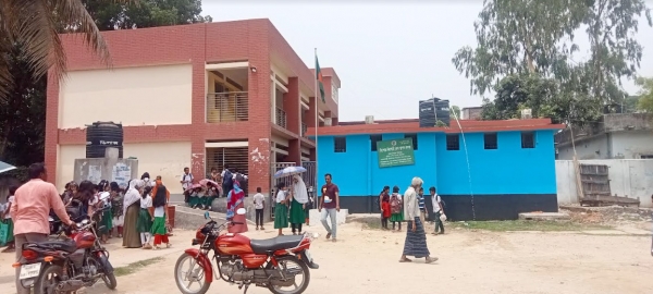 বদলগাছী প্রাথমিক বিদ্যালয়ের নৈশ্য প্রহরীর বিরুদ্ধে ২৩টি ফ‍্যান চুরির অভিযোগ