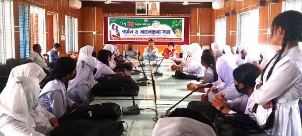 মা দিবসে বাল্য বিয়েকে না জানালো ছাত্রীরা