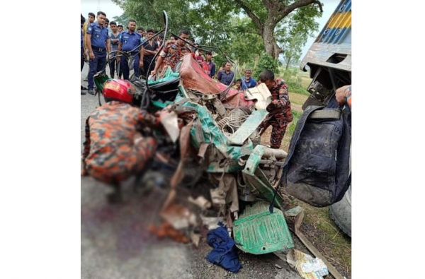 উল্লাপাড়ায় ট্রাক সিএনজি সংঘর্ষে একজনের মৃত্যু, আহত ৫