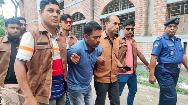 রিমান্ড শেষে আদালতে ইউপি চেয়ারম্যান বাবু