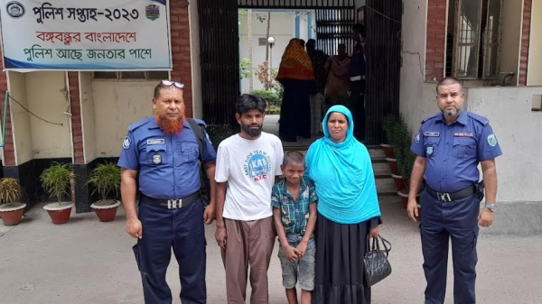 সিরাজগঞ্জ সদর থানার ওসির ফেসবুক পোষ্টে শিশু  ফিরে  পেলো পরিবার 