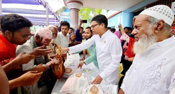 প্রতিমন্ত্রী পলকের ঈদসামগ্রী পেল ৪ হাজার পরিবার