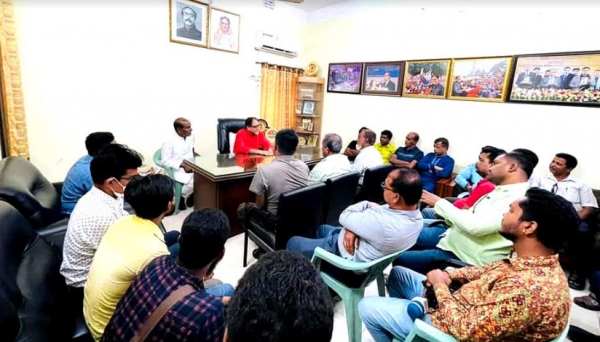 উল্লাপাড়ায় এমপি’র সাথে গণমাধ্যমকর্মীদের মতবিনিময় সভা