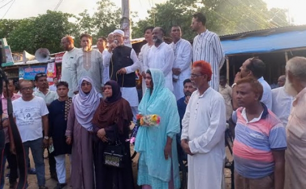 বড়াইগ্রামে  ডা. সিদ্দিকুর রহমান পাটোয়ারীকে স্বাগত জানাতে মহাসড়কে দীর্ঘ বহর